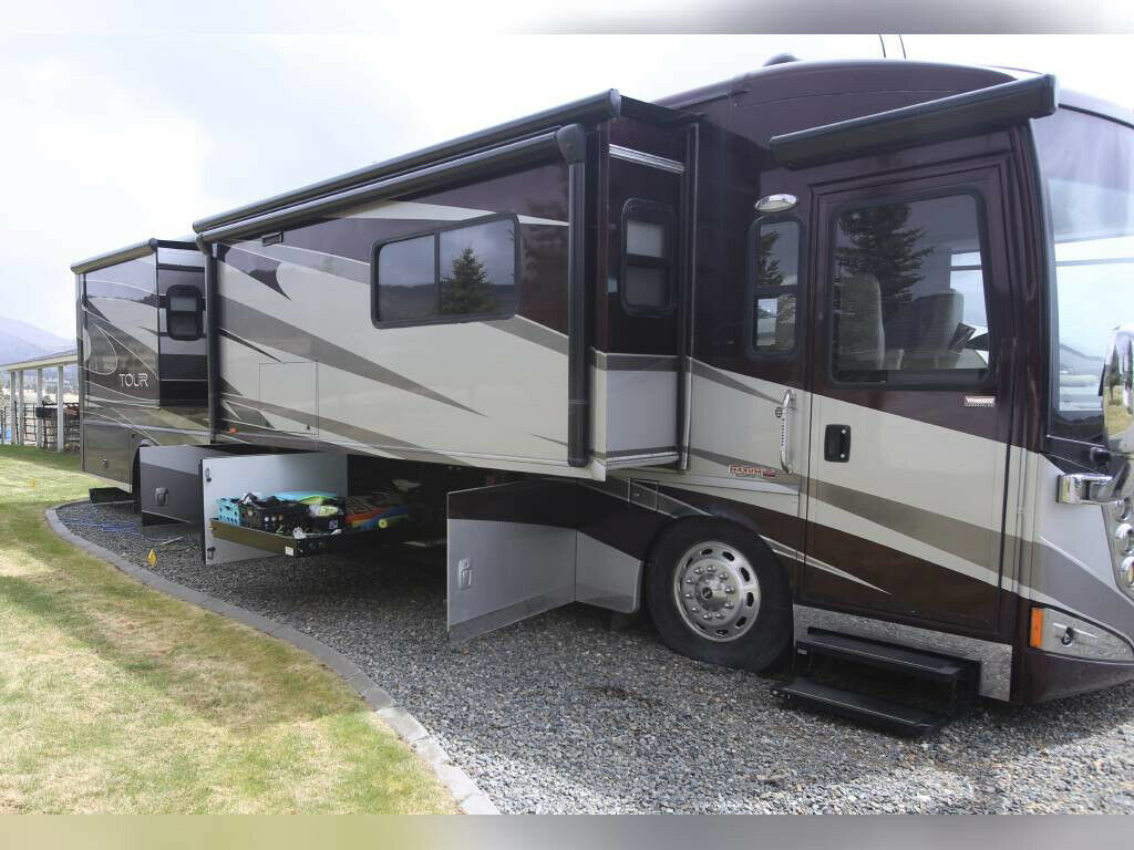 2013 Winnebago Tour 42QD 42'